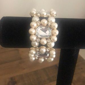 Gold bangle bracelet